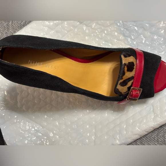 Size 7M Black and Red Heels - Picture 3 of 5